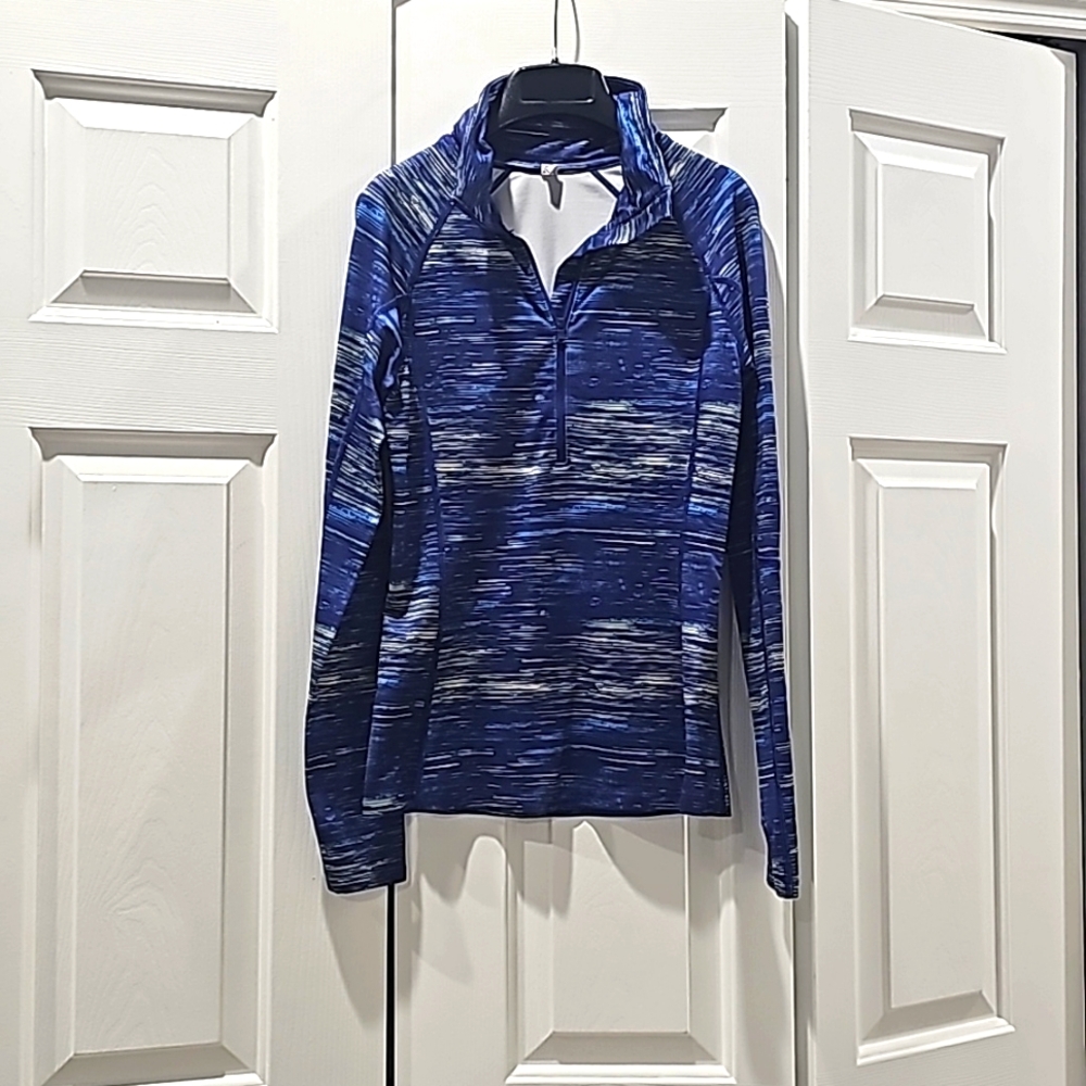 Under Armor long sleeve train shirt , S